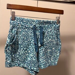 Athleta Teal Patterned Women's Athletic Shorts